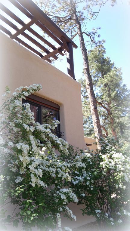 Adobe Inn At Cascade Exterior photo