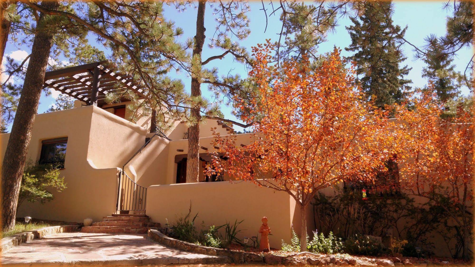 Adobe Inn At Cascade Exterior photo