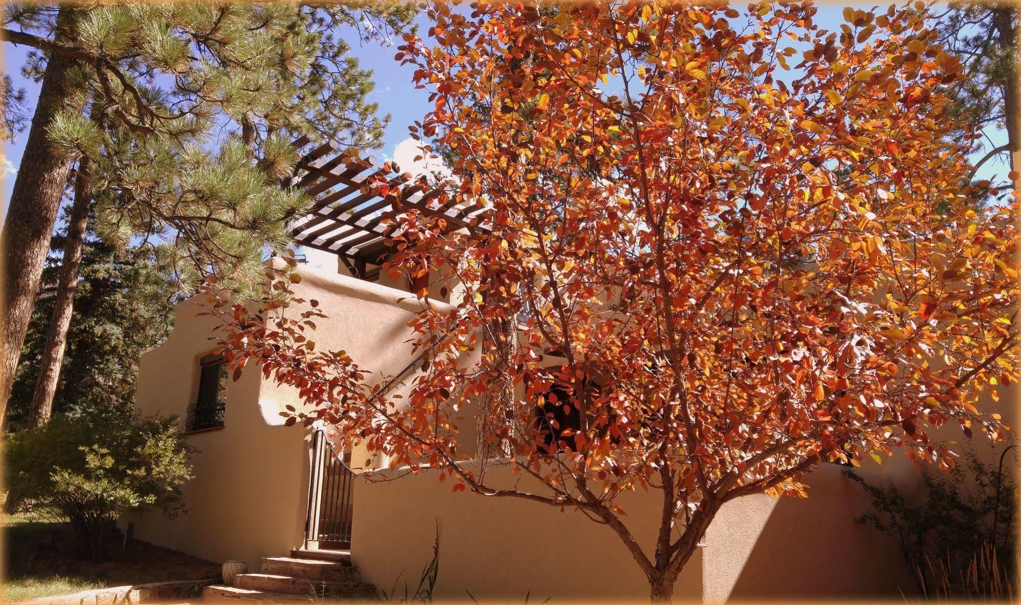 Adobe Inn At Cascade Exterior photo