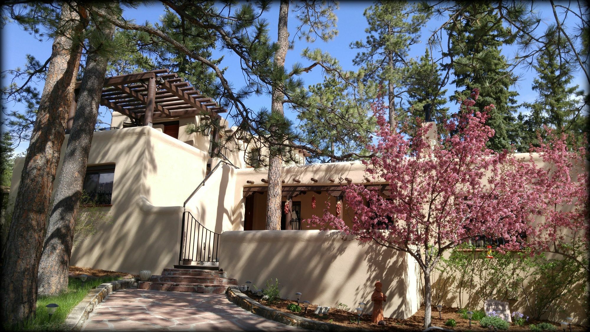 Adobe Inn At Cascade Exterior photo